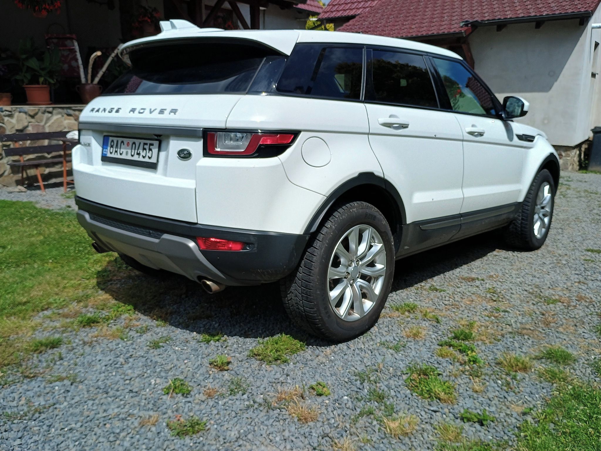 Land Rover Range Rover Evoque, TD4, ČR, 4×4, 132KW, kůže. - fotka 6