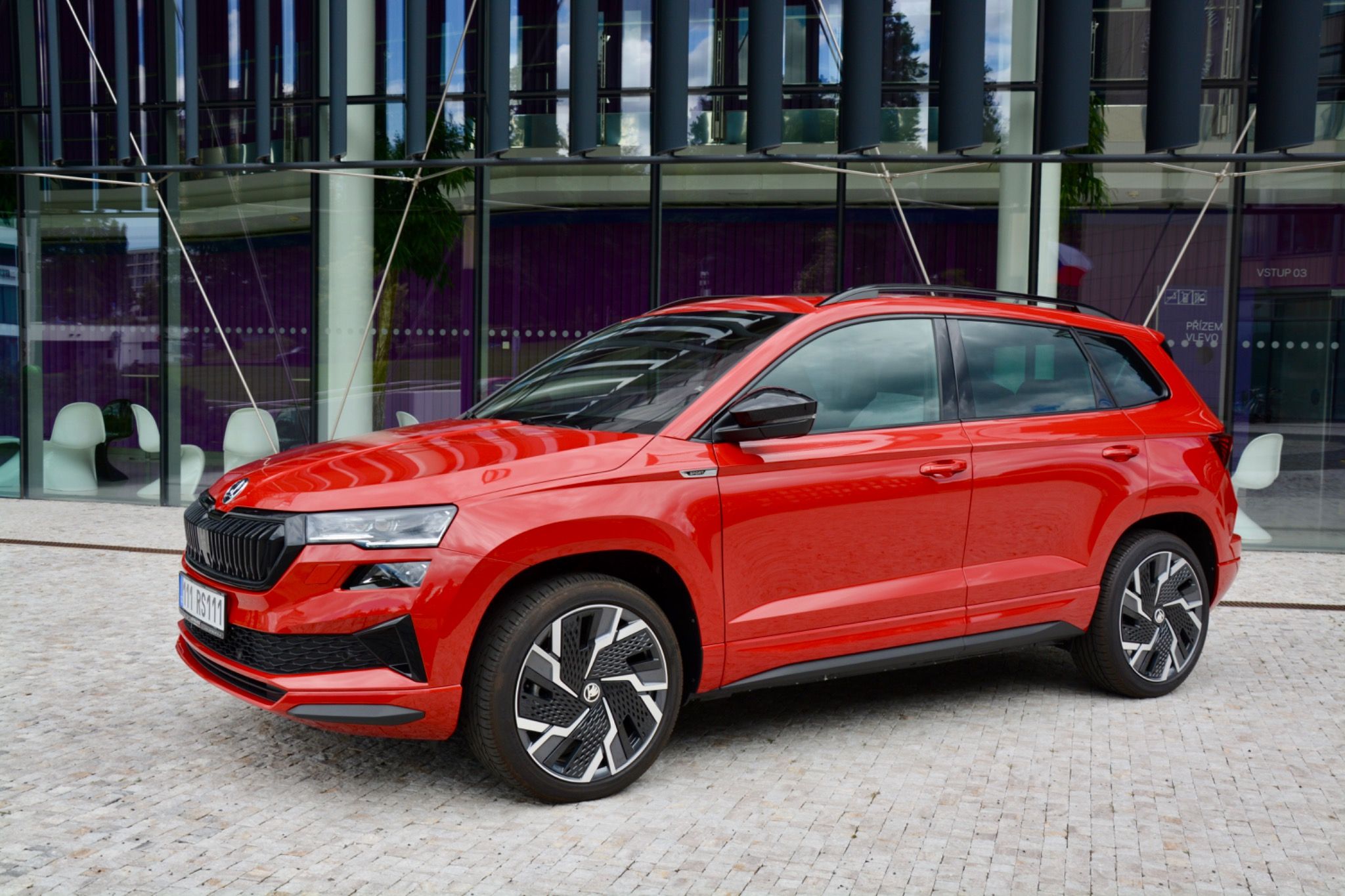 Škoda Karoq, Sportline Exclusive 2,0TSI 4x4 - fotka 6