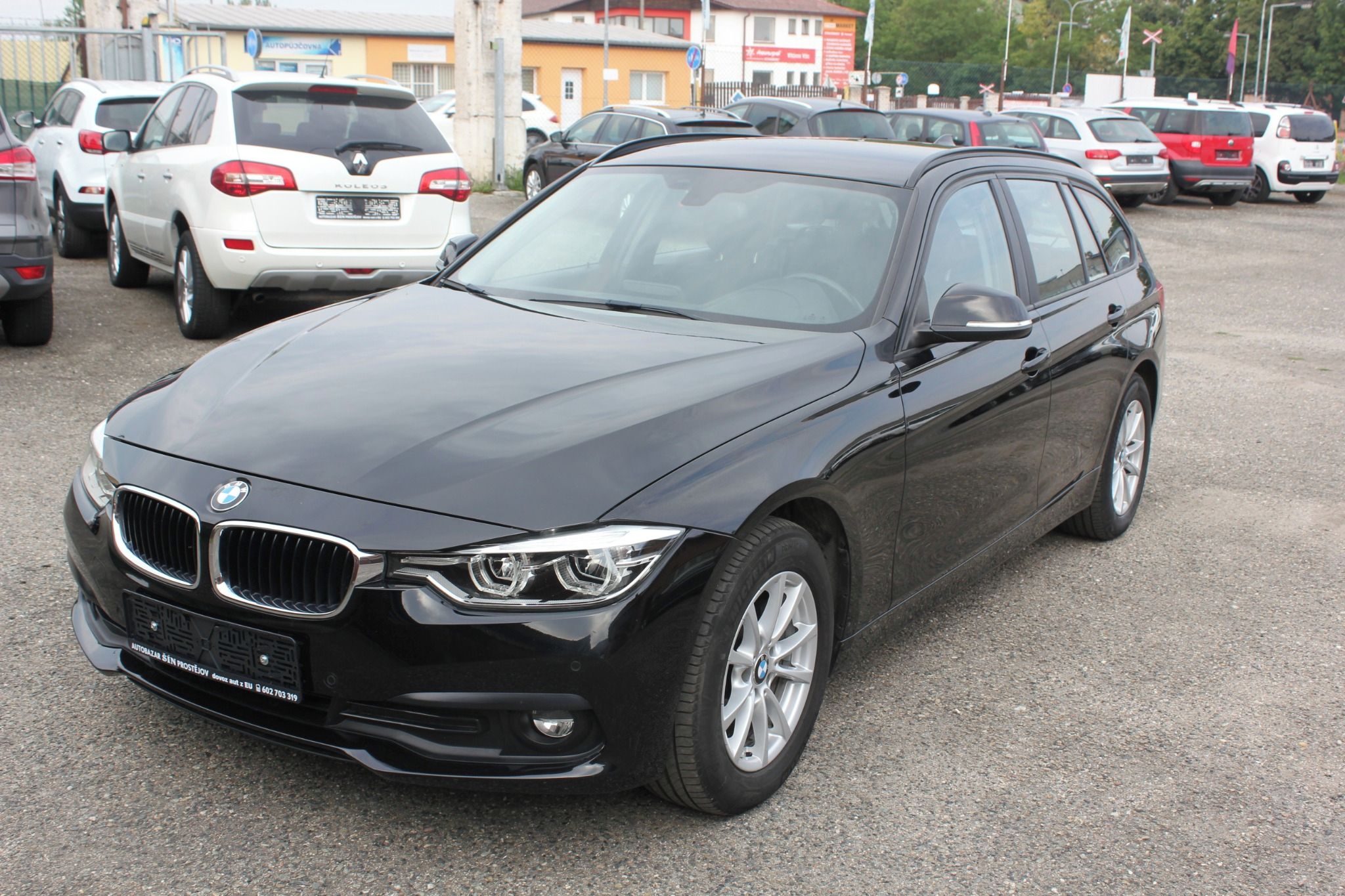BMW Řada 3, 318D, FULL LED, NAVI, MANUÁL - fotka 3