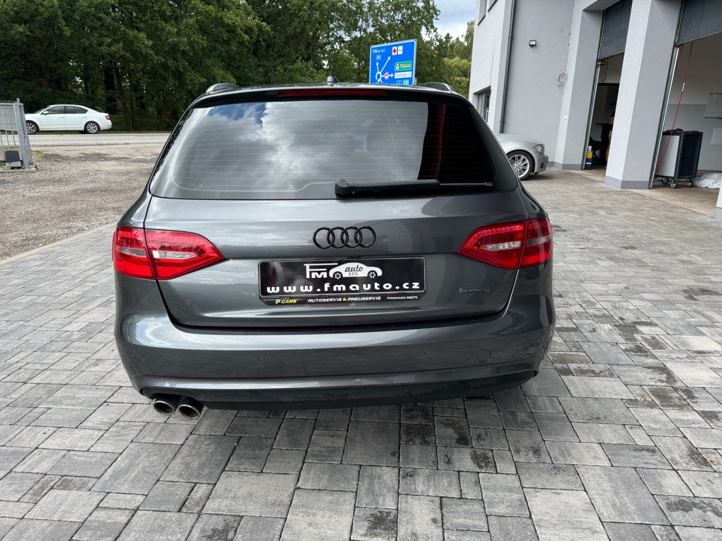 Audi A4, 2.0TDI S-Line Quattro - fotka 6