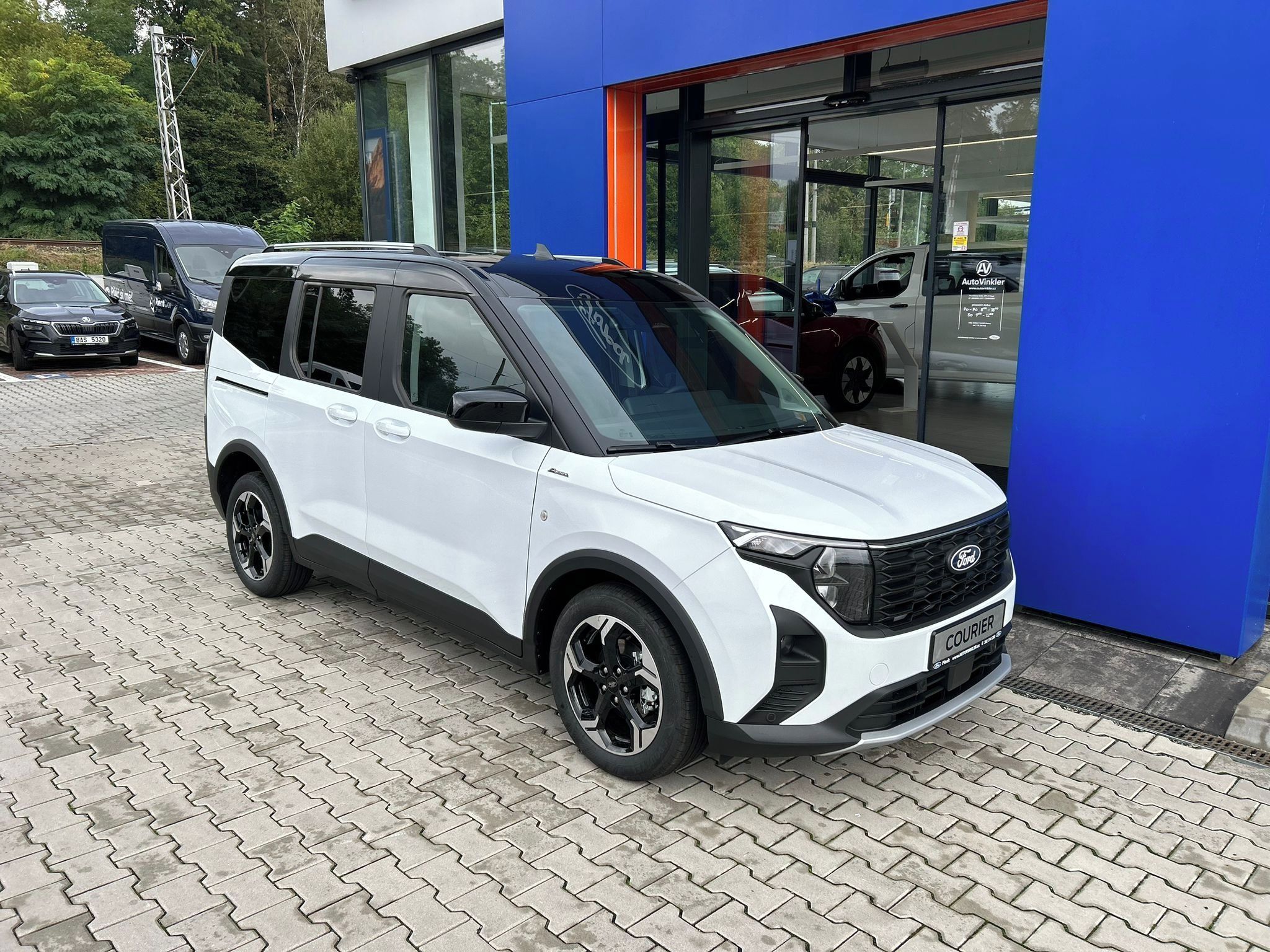 Ford Tourneo Courier, Active 1.0 EcoBoost 92kW AT - fotka 3