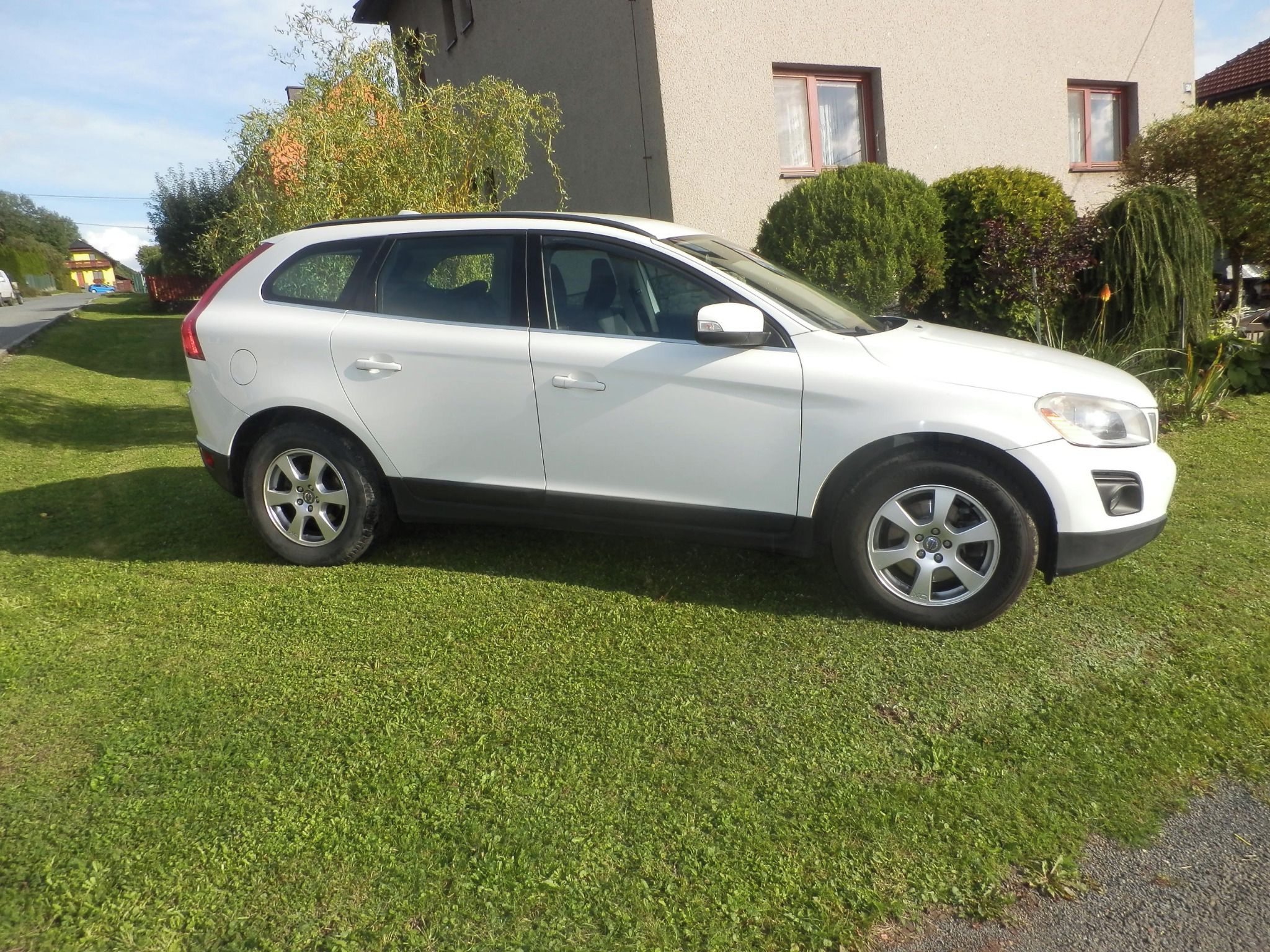 Volvo XC60, 2.4 D 136KW AWD D5 - fotka 2