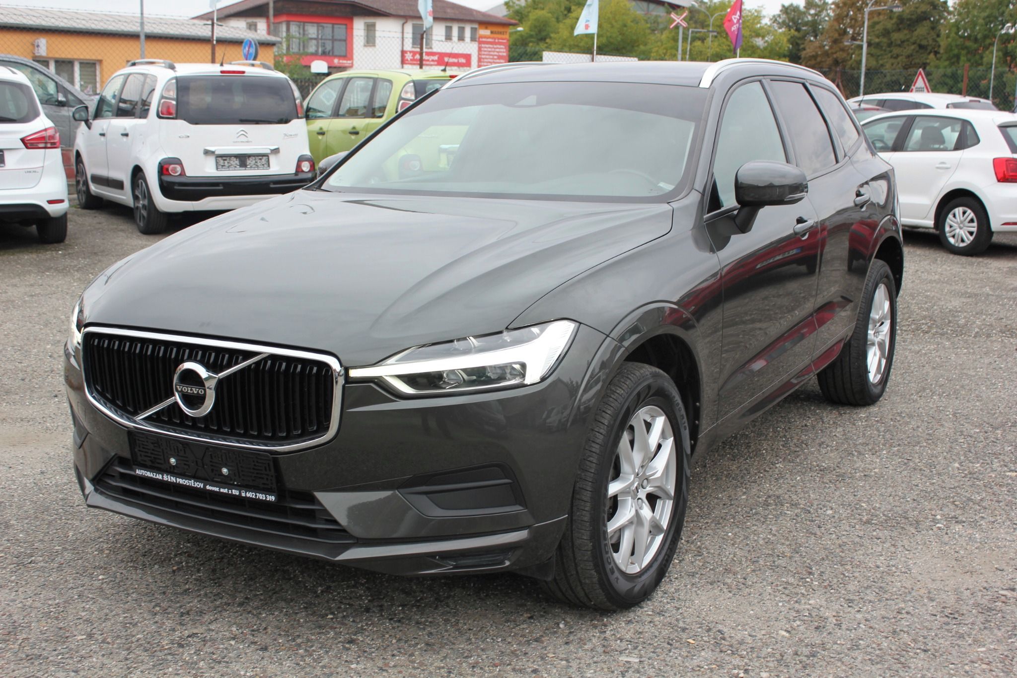Volvo XC60, 2.0 D4 AWD, MOMENTUM - fotka 3