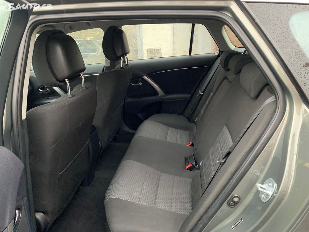 Toyota Avensis, fotka 19