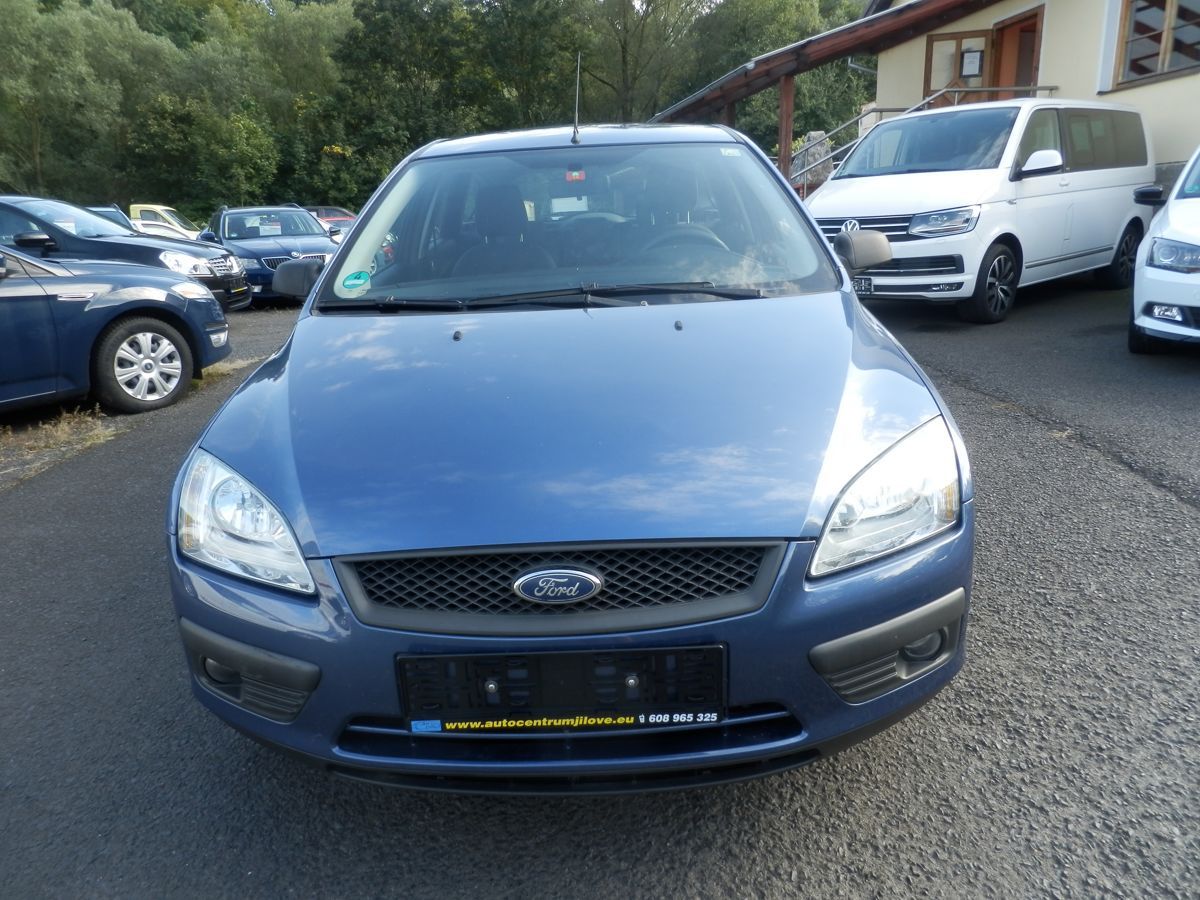 Ford Focus, 1,6 74KW KLIMA - fotka 3