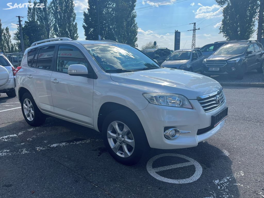 Toyota Rav4, fotka 7