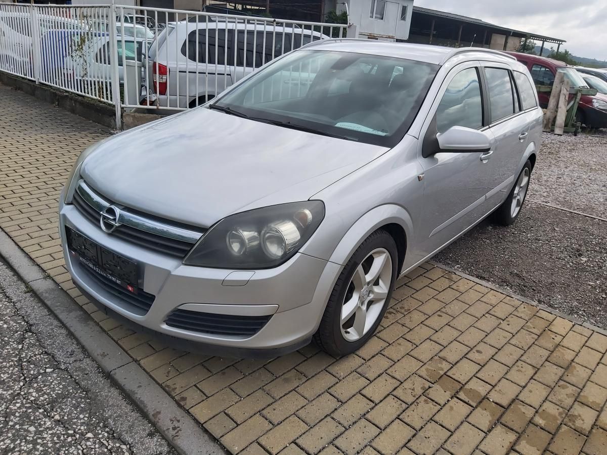 Opel Astra, 2,0 T  125 KW - fotka 4