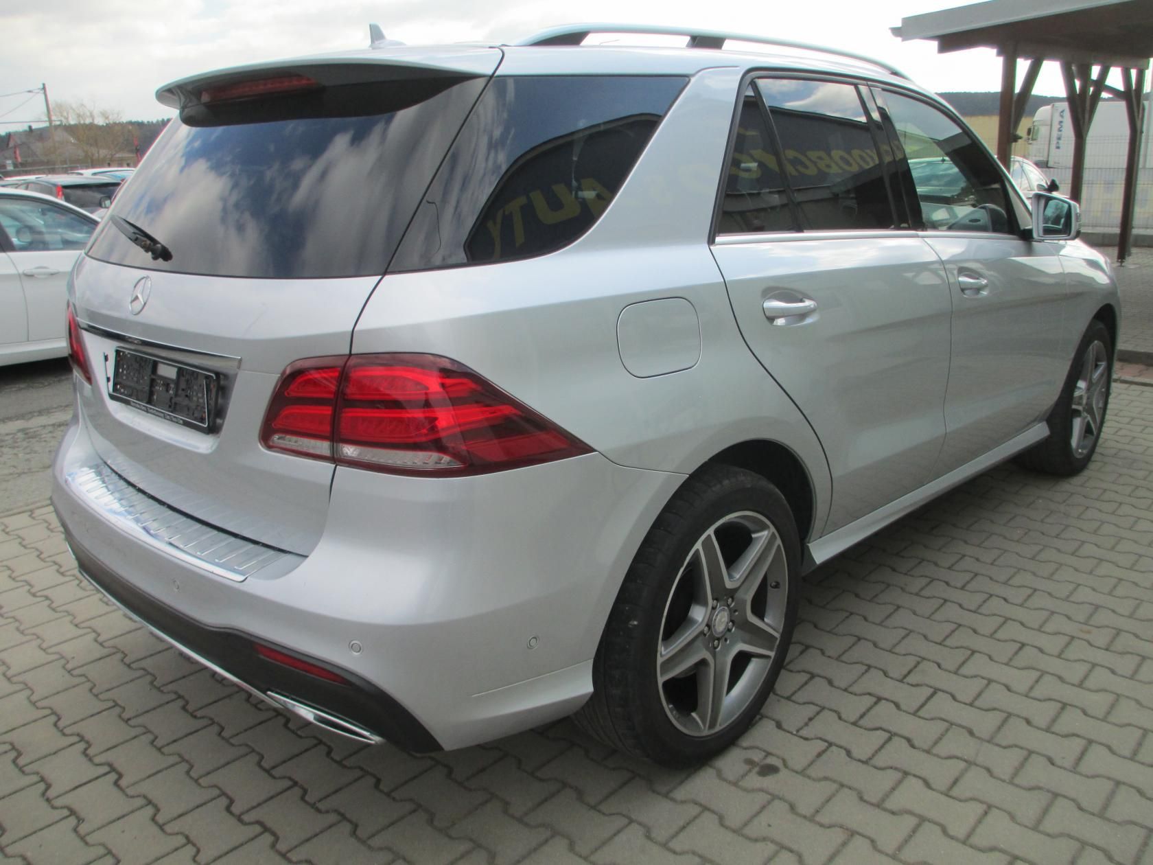 Mercedes-Benz GLE, 250d,150kW,AMG,WEBASTO,LED,DPH - fotka 4