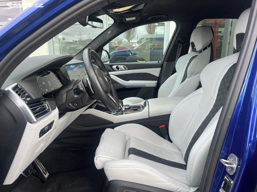 BMW X5, fotka 13