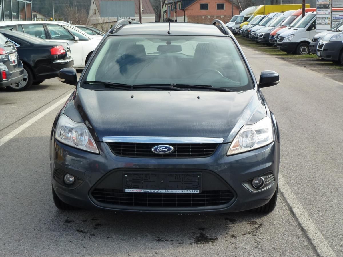 Ford Focus, 1,6 16V  Elegance - fotka 2