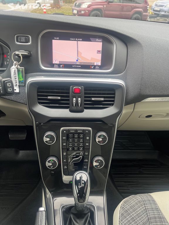 Volvo V40, fotka 26