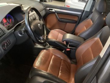 2.0 Tdi HIGHLINE kůže 11/2007