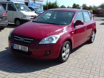 1,6 CRDi Původ ČR 1.majitel