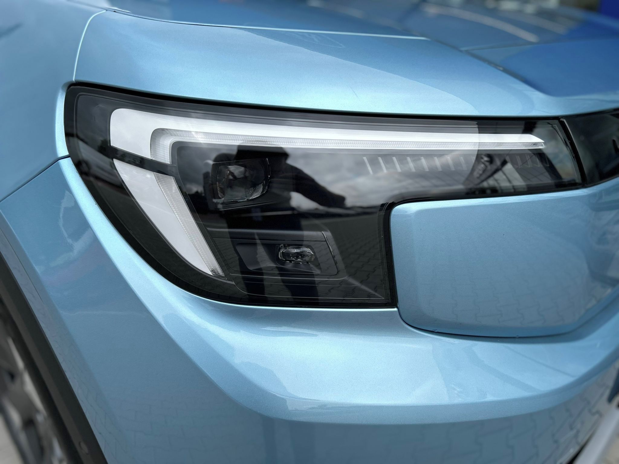 Ford Explorer, Premium 79 kWh 250 kW 566 km - fotka 3
