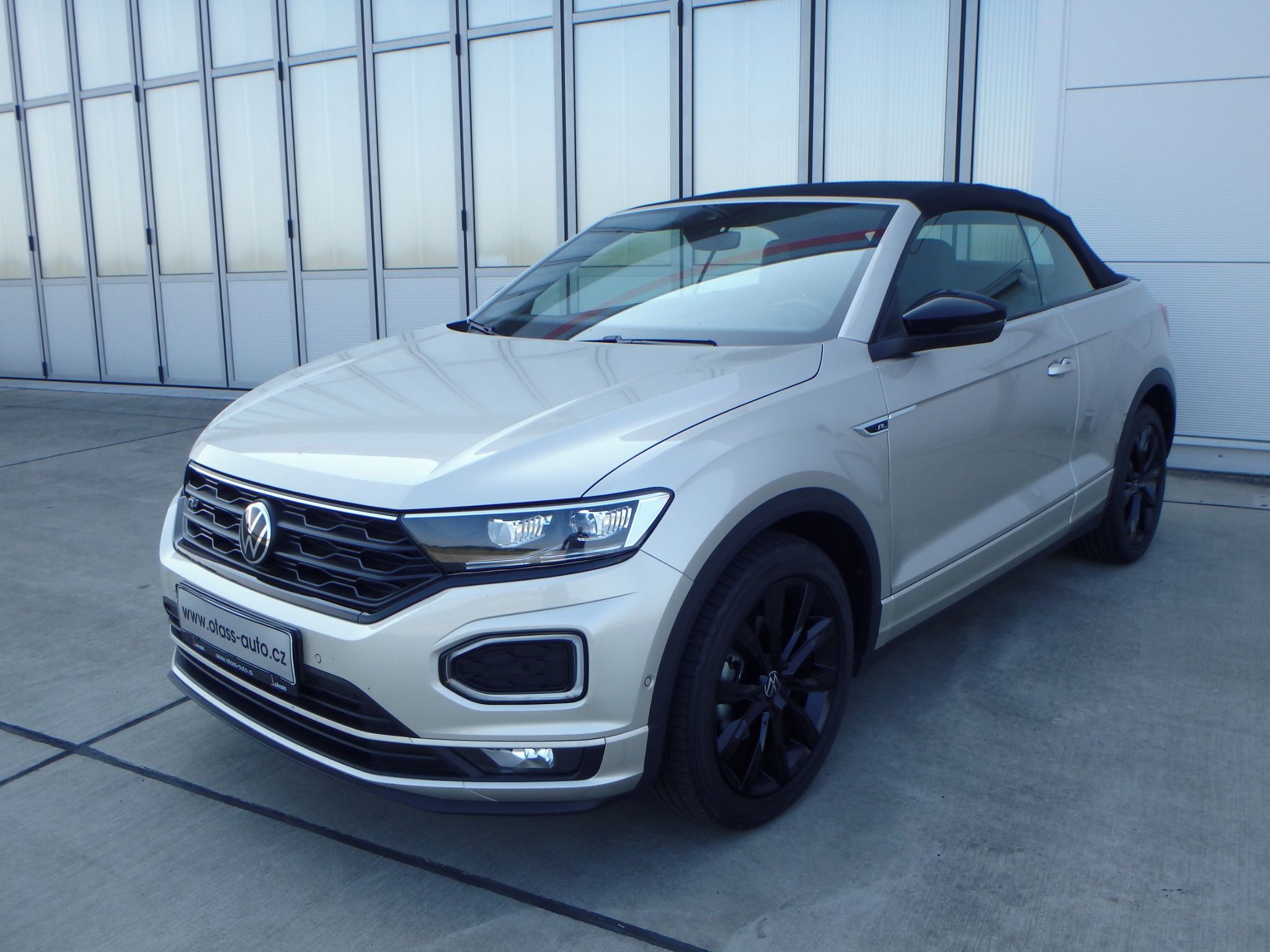 Volkswagen T-Roc, Cabriolet R-Line 1,5 TSI A7 - fotka 4