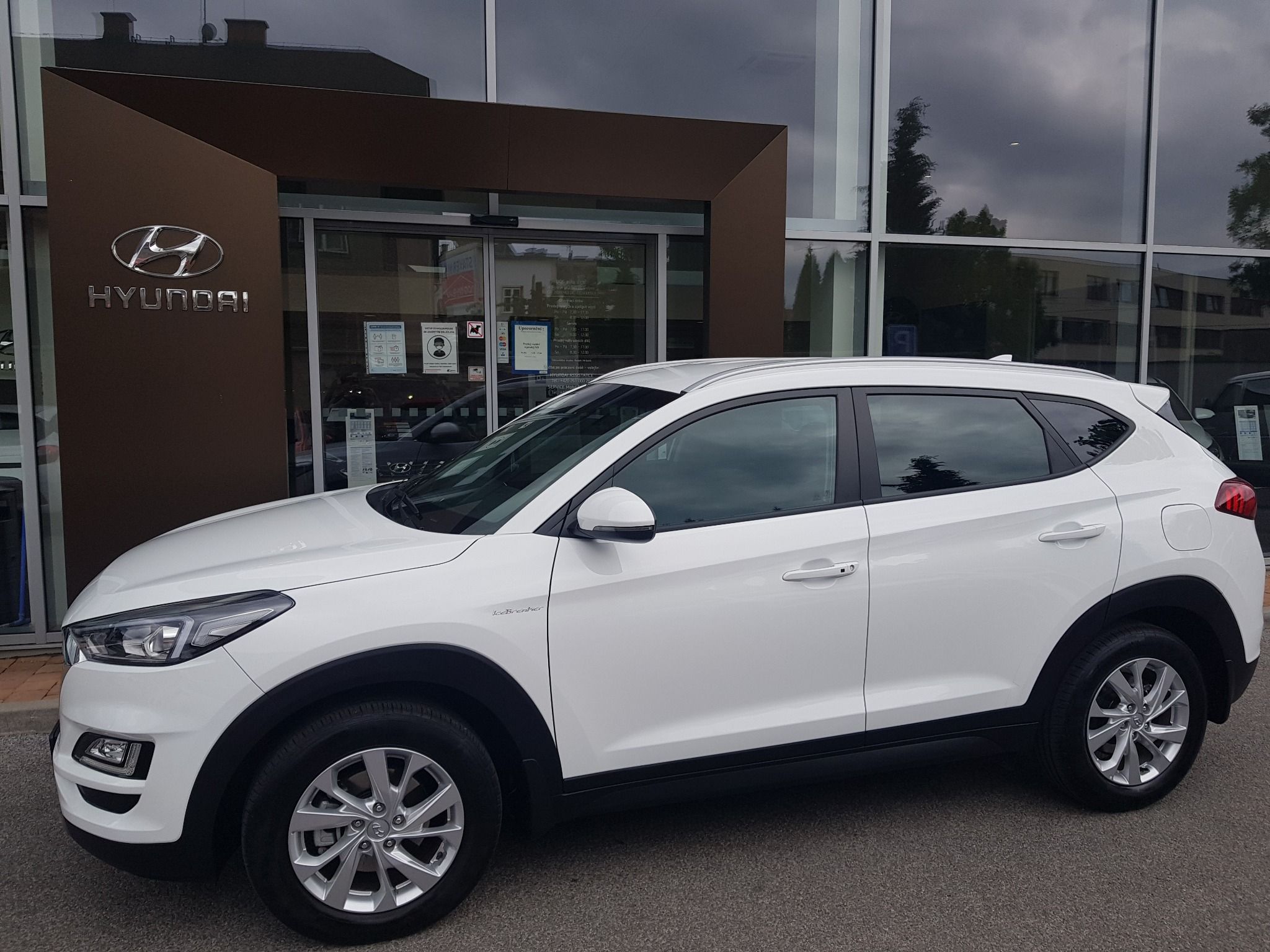 Hyundai Tucson, 1,6 TGDi, 4x4 ICEBRAKER taž.z. - fotka 3