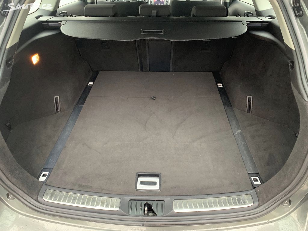 Toyota Avensis, fotka 18