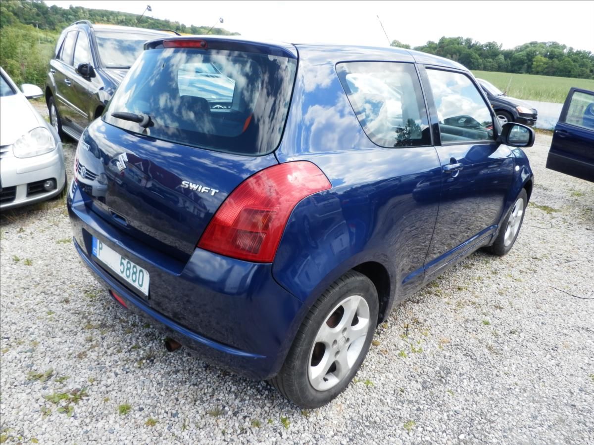 Suzuki Swift, 1,3 - fotka 6