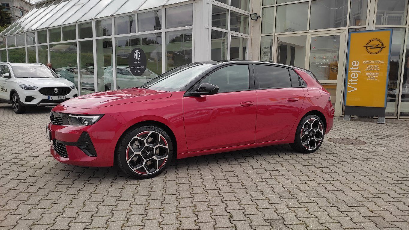 Opel Astra, PHEV GS Line 1,6 Turbo 133kW - fotka 2