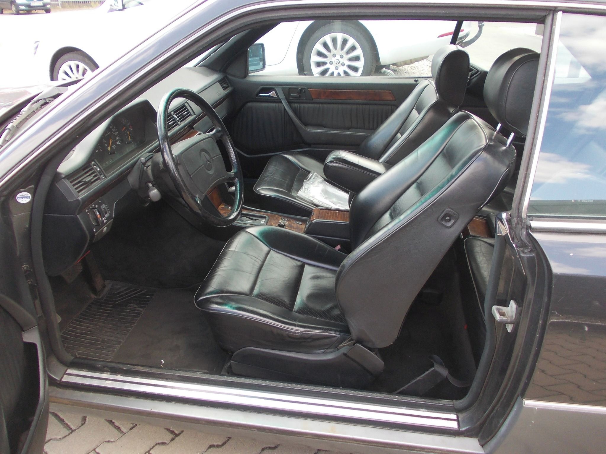 Mercedes-Benz 124, 320 CE - fotka 6