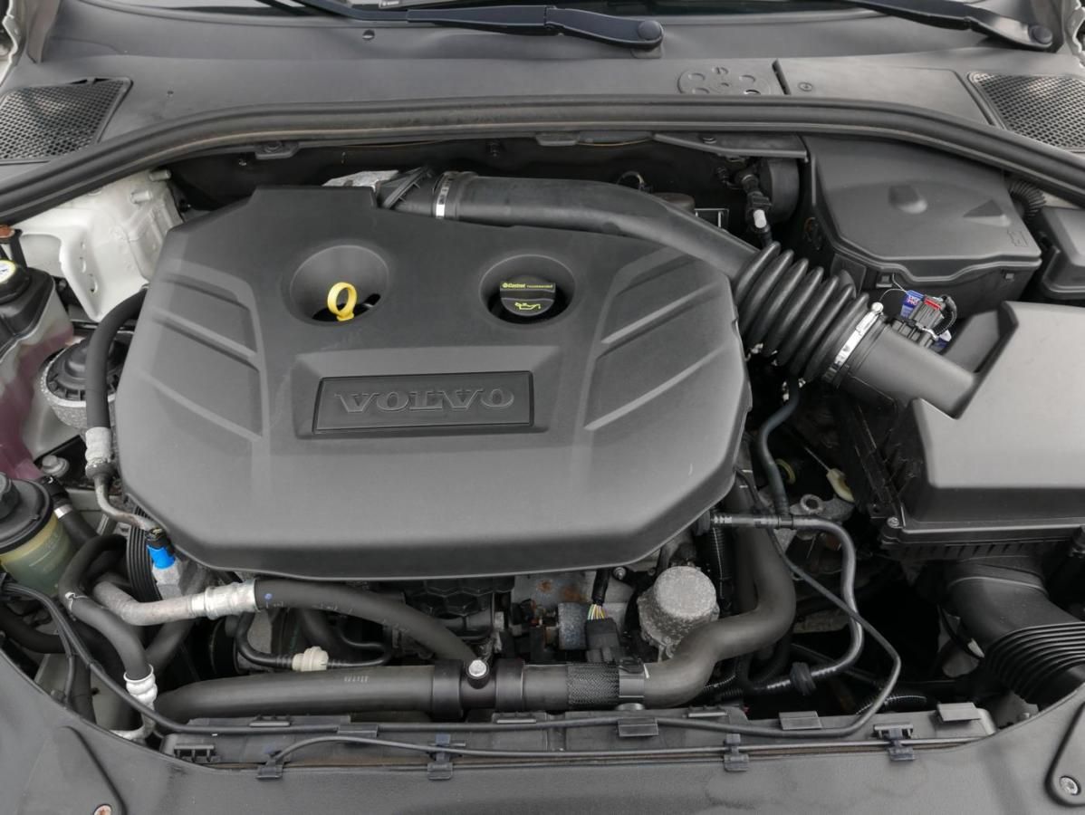 Volvo V60, 2,0T 203PS Xenony/Navi - fotka 5
