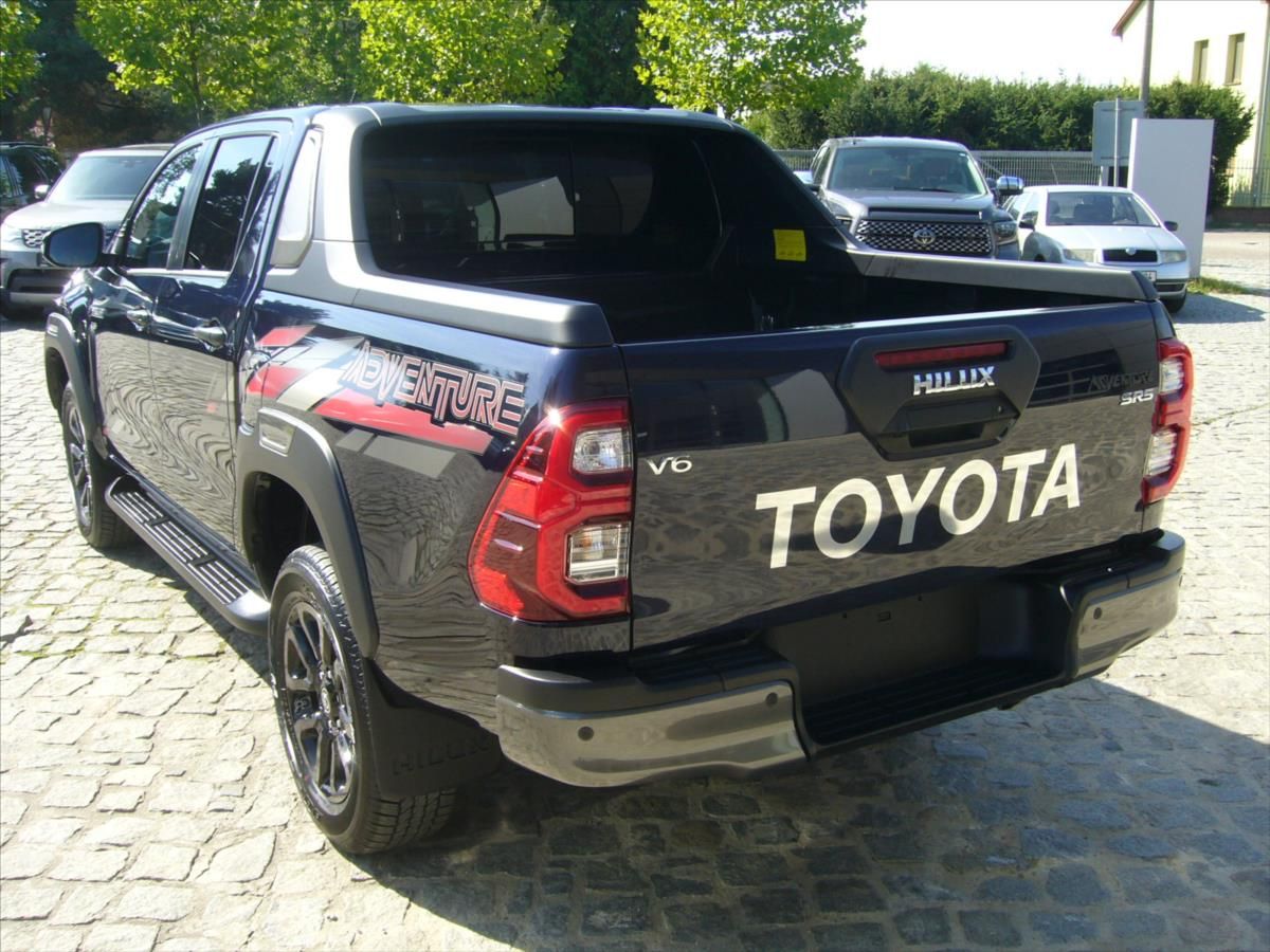 Toyota Hilux, Double Cab  4,0V6 Adventure 6A - fotka 5