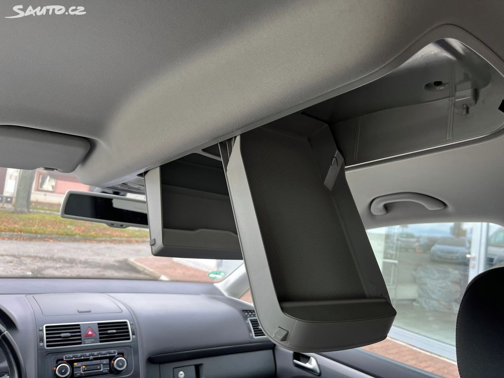 Volkswagen Touran, fotka 15