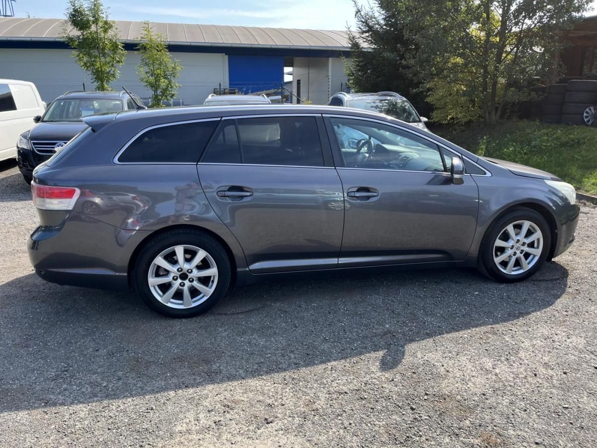 Toyota Avensis, 2.0 D 4-D - fotka 6