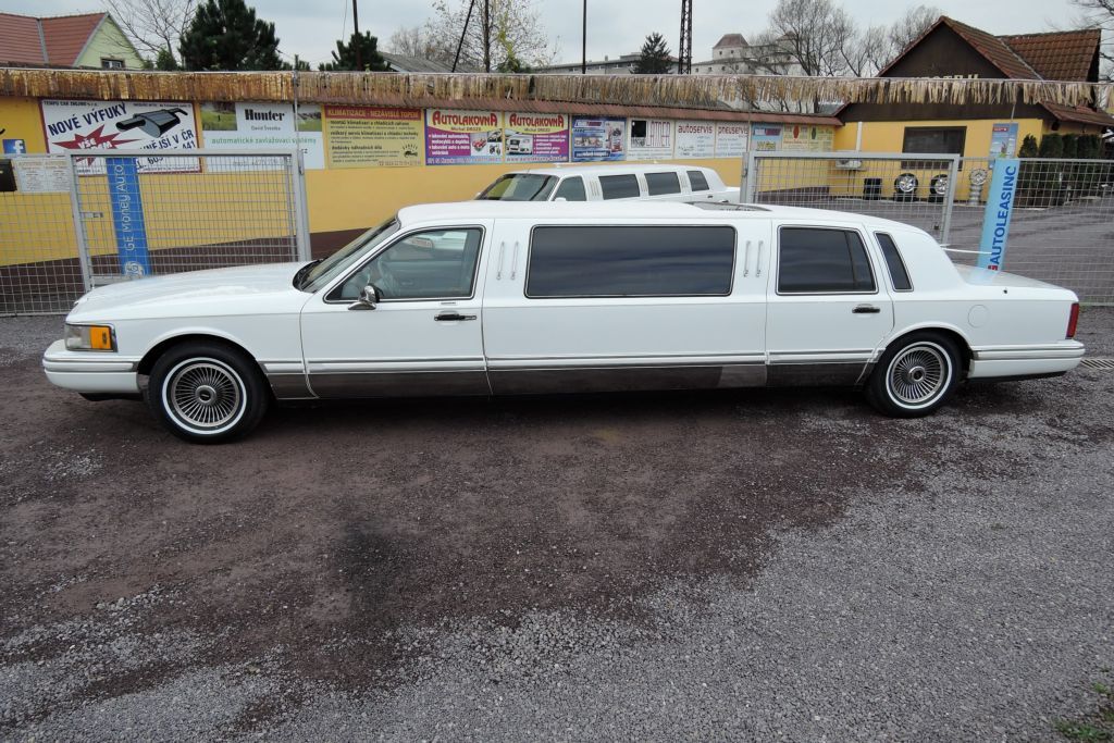 Lincoln Town Car, 4,6 Limuzína 7.m Pronájem - fotka 6