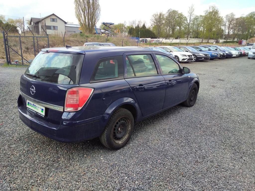 Opel Astra, 1,7 CDTi kombi - fotka 6