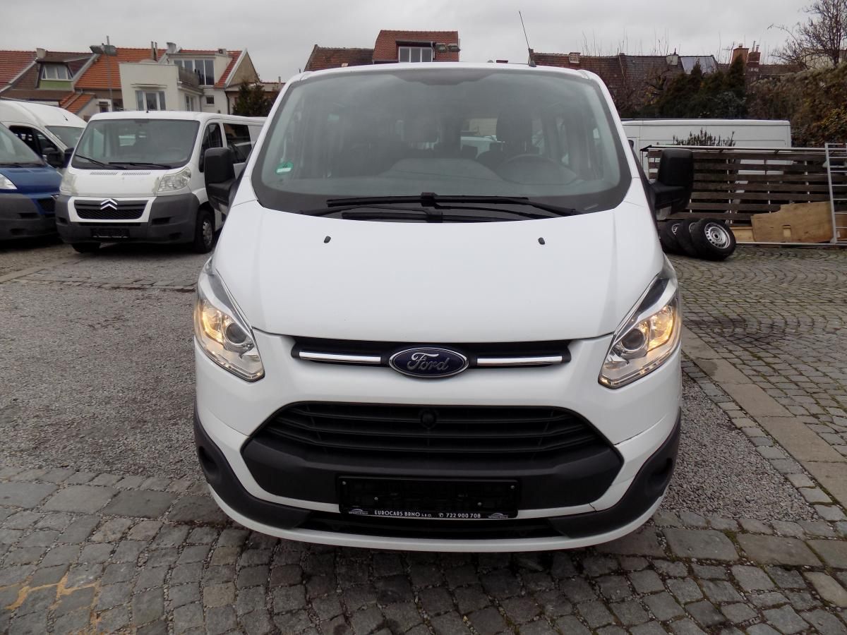 Ford Transit Custom, 2,2 TDCI 92 KW L2H1 9 MÍST - fotka 3