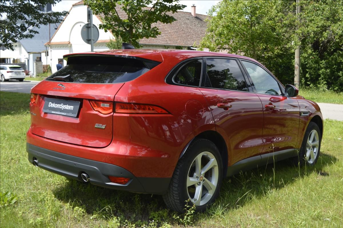 Jaguar F-Pace, 2,0 25d AWD R-SPORT Auto - fotka 5