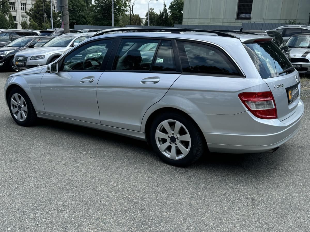 Mercedes-Benz Třídy C, 2,2 BEZ KOROZE +TOP !! - fotka 6