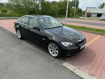 BMW Řada 3, BMW 325i