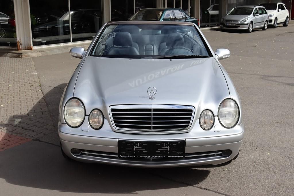 Mercedes-Benz CLK, 55 AMG V8 CABRIO 255kW - fotka 3