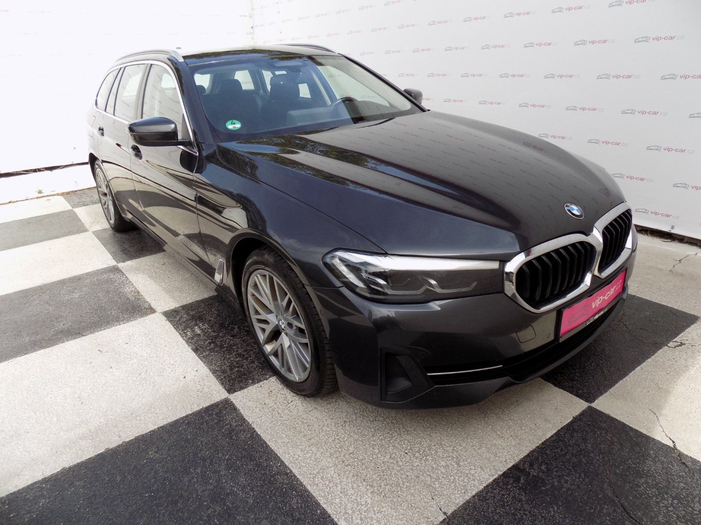 BMW Řada 5, 530e/xDrive/Full-LED/DPH/ - fotka 5
