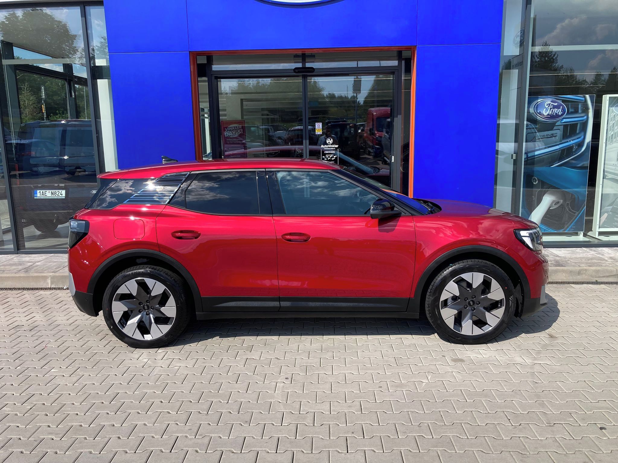 Ford Explorer, Premium 77 kWh 210 kW 572 km - fotka 3