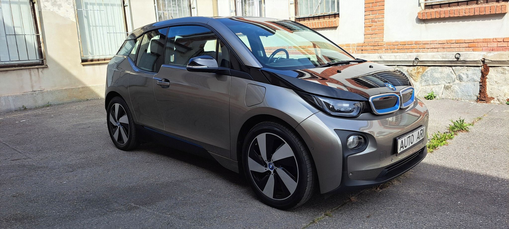 BMW i3, REX*LED*VÝBAVA*STAV*VÝHŘEV - fotka 2