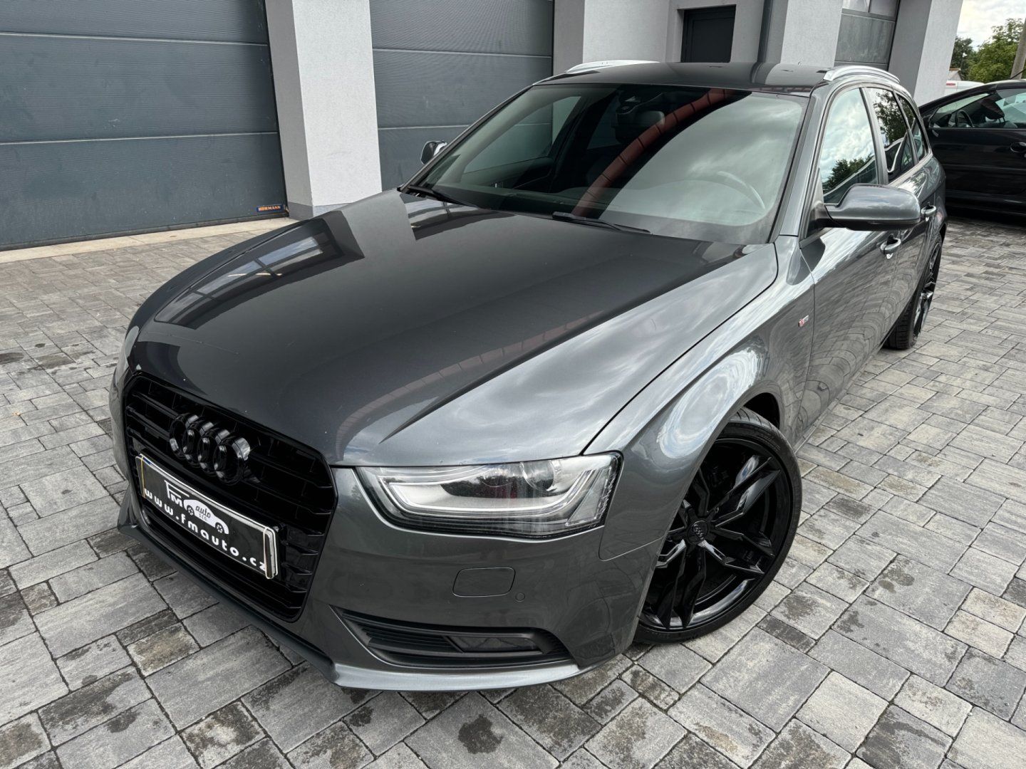 Audi A4, 2.0TDI S-Line Quattro - fotka 2