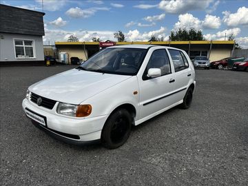 1,0 i - MÁLO KM - STK