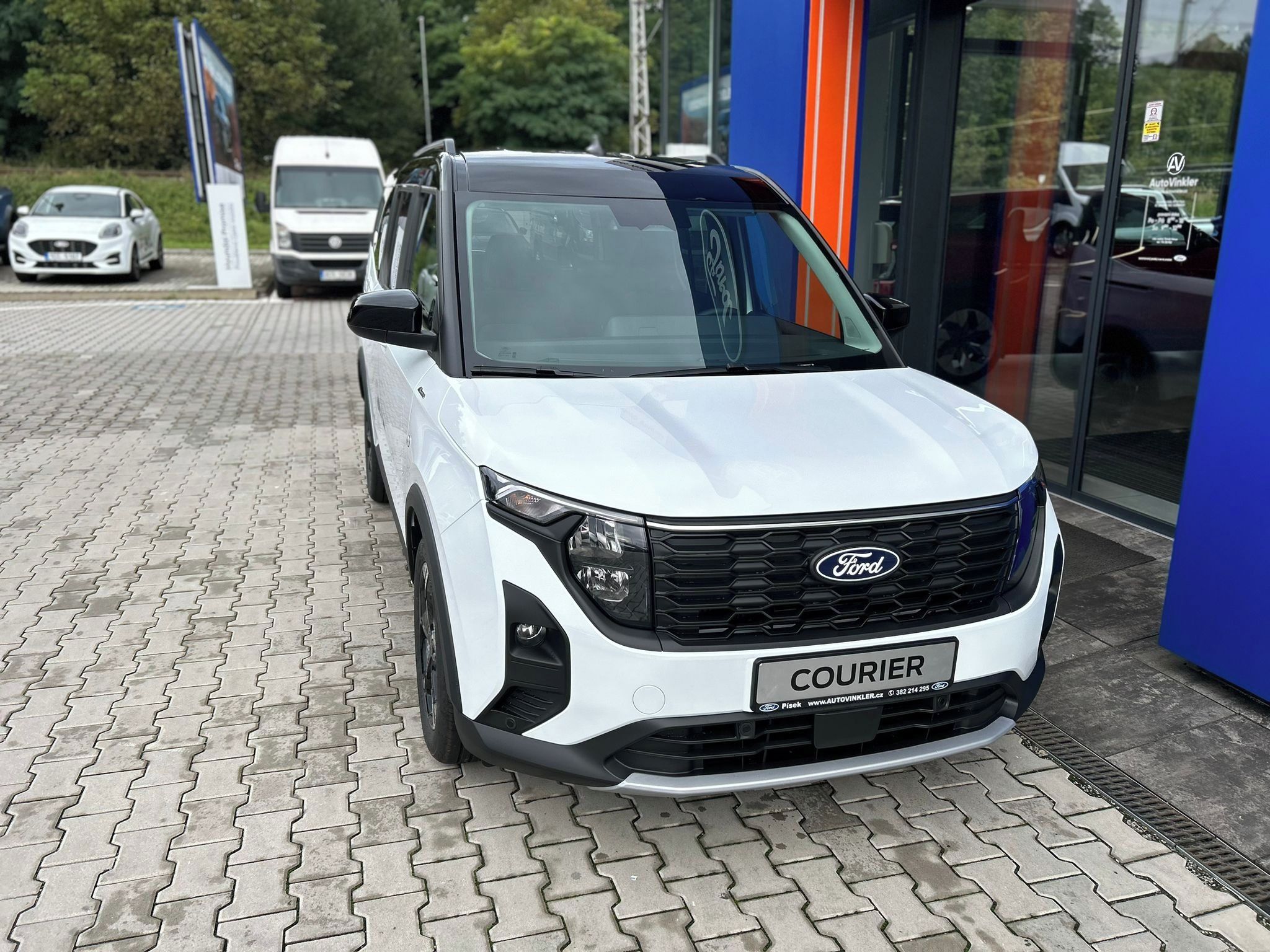 Ford Tourneo Courier, Active 1.0 EcoBoost 92kW AT - fotka 2