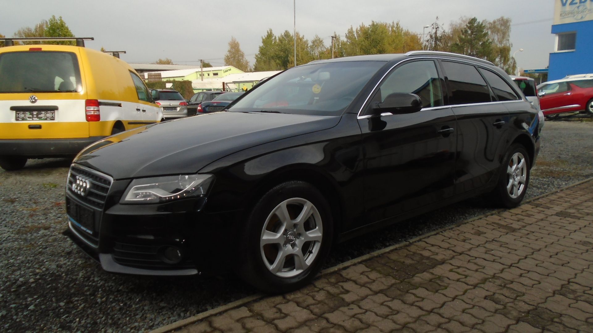 Audi A4, Avant 2,0 TDI - fotka 2