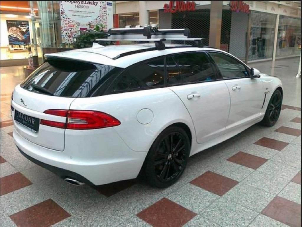 Jaguar XF, 2,2 Diesel SPORTBRAKE - fotka 3