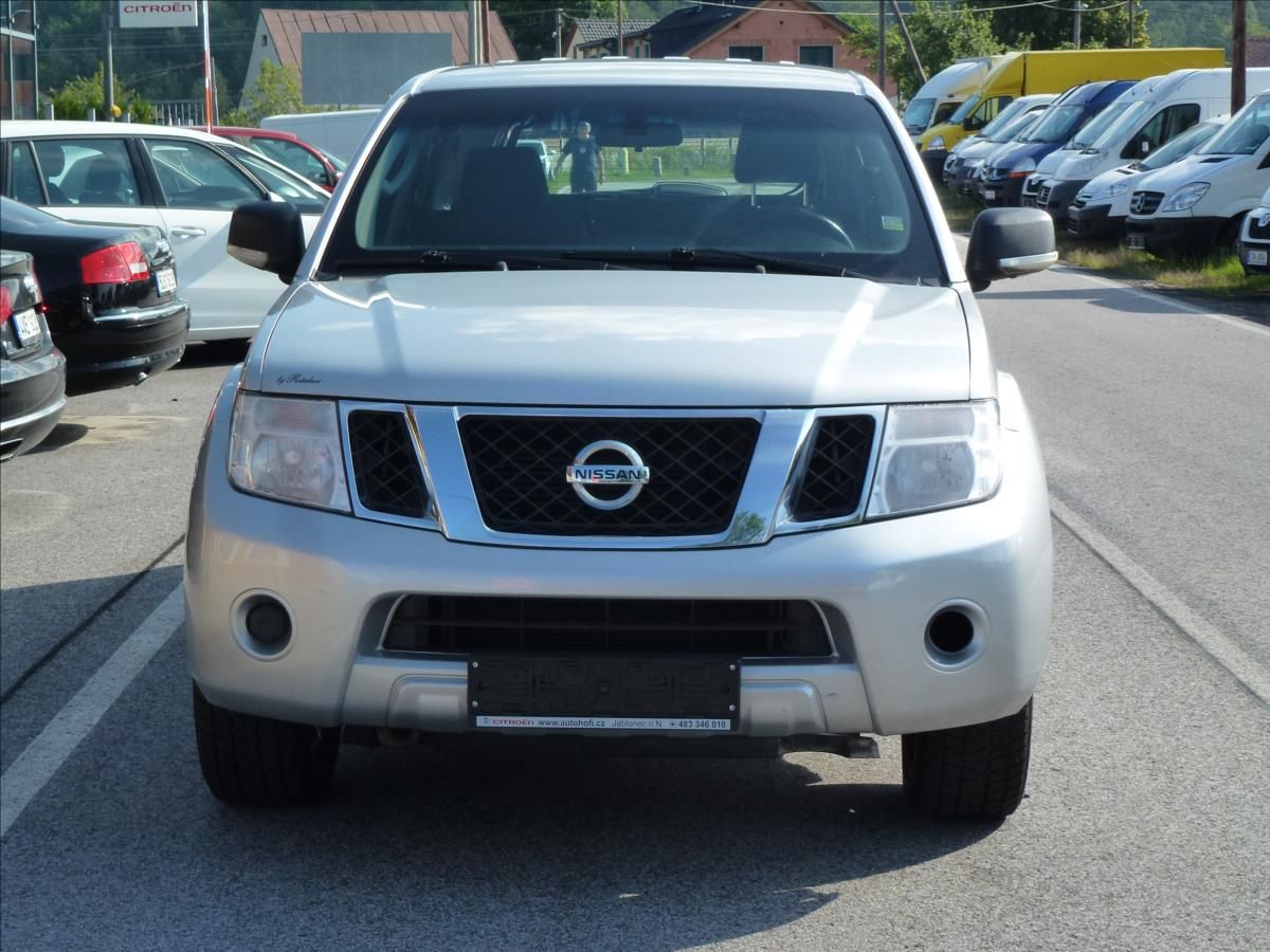 Nissan Pathfinder, 2,5 DCI 4x4 7míst - fotka 2