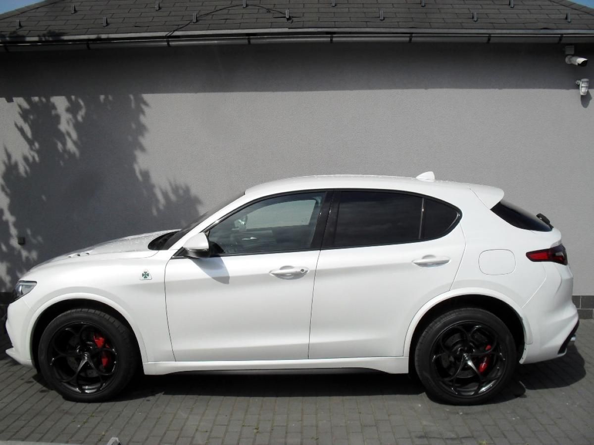 Alfa Romeo Stelvio, 2,9 Bi-Turbo V6 Quadrifoglio - fotka 2