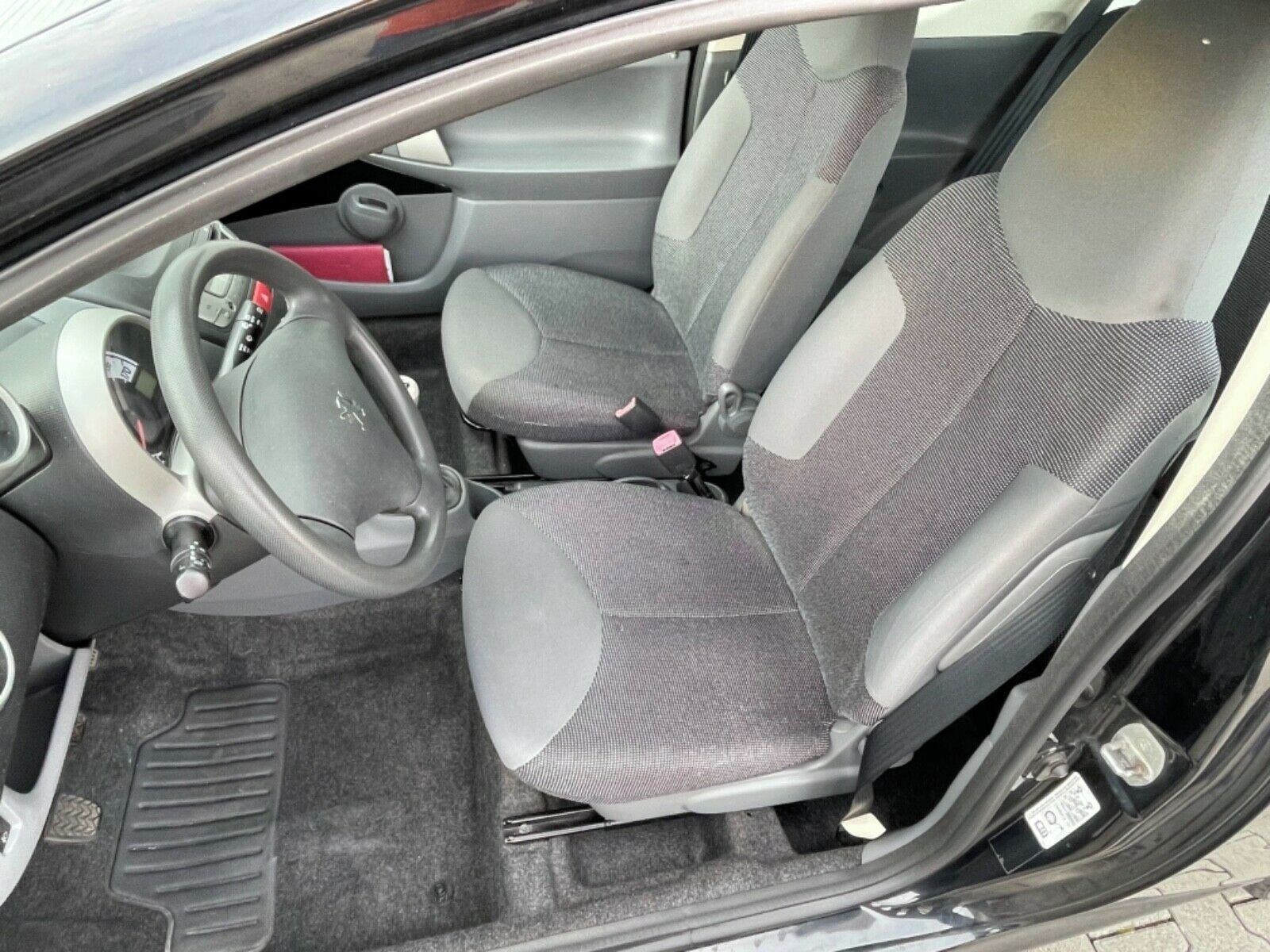 Peugeot 107, plny servis - fotka 6