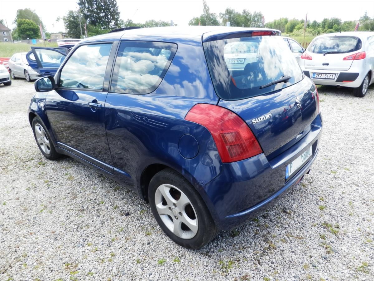 Suzuki Swift, 1,3 - fotka 4
