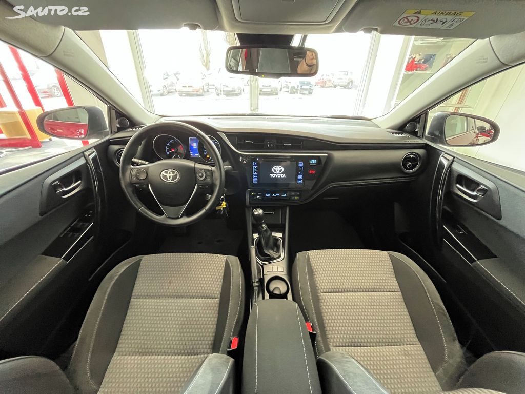 Toyota Auris, fotka 11
