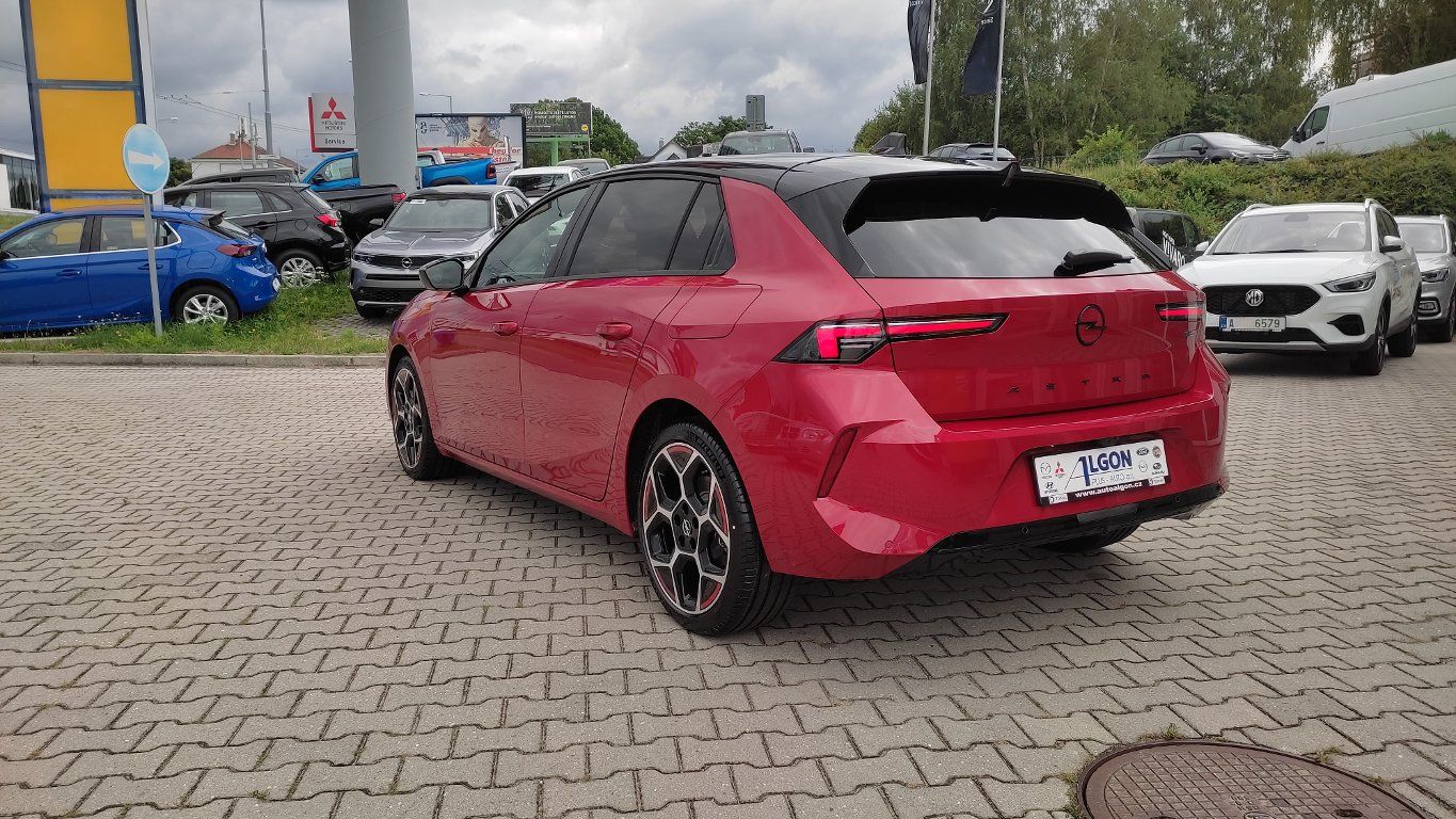 Opel Astra, PHEV GS Line 1,6 Turbo 133kW - fotka 3