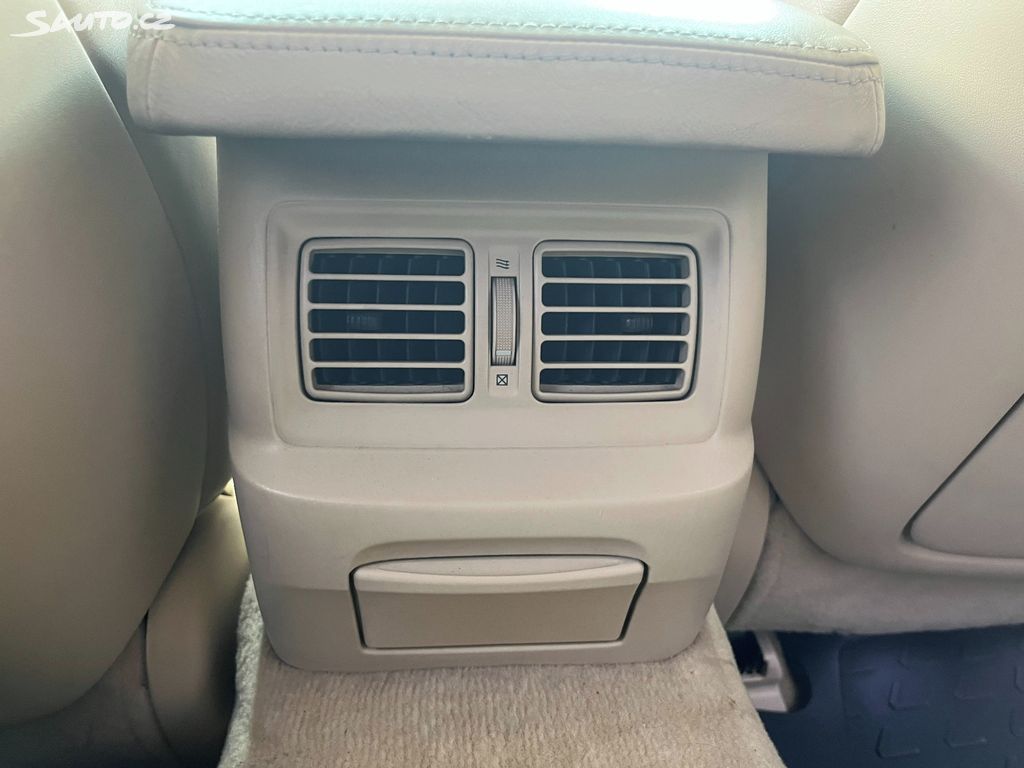 Lexus GS 450h, fotka 16